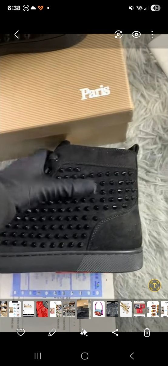 Botines de ante negro con tachuelas. RP