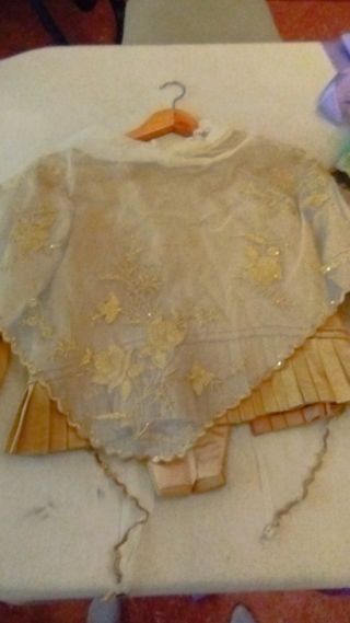 Traje Fallera: corpiño, falda y cancán 