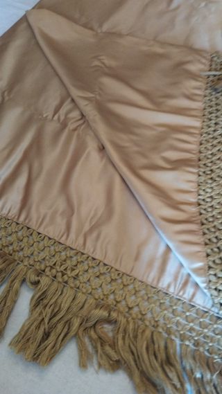 Traje Fallera: corpiño, falda y cancán 