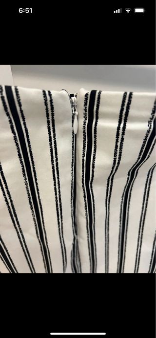 Falda rayada blanco-negro