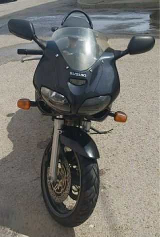 Suzuki SV650 (1999) - Moto NO limitada en papel