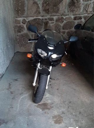 Suzuki SV650 (1999) - Moto NO limitada en papel