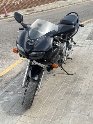 Suzuki SV650 (1999) - Moto NO limitada en papel