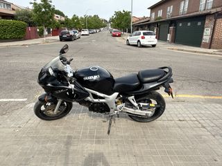 Suzuki SV650 (1999) - Moto NO limitada en papel