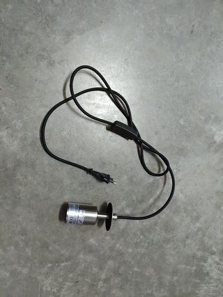 Portalámpara E27 con cable textil negro. Se envia