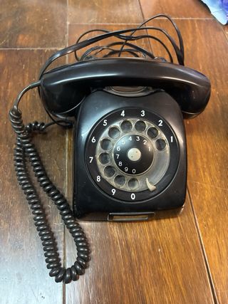 Teléfono antiguo baquelita negro