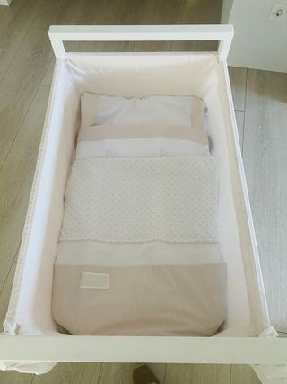 Minicuna Cambrass impecable.