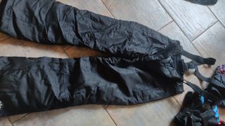 Pack de ropa de esquí. Infantil 8-12 años.
