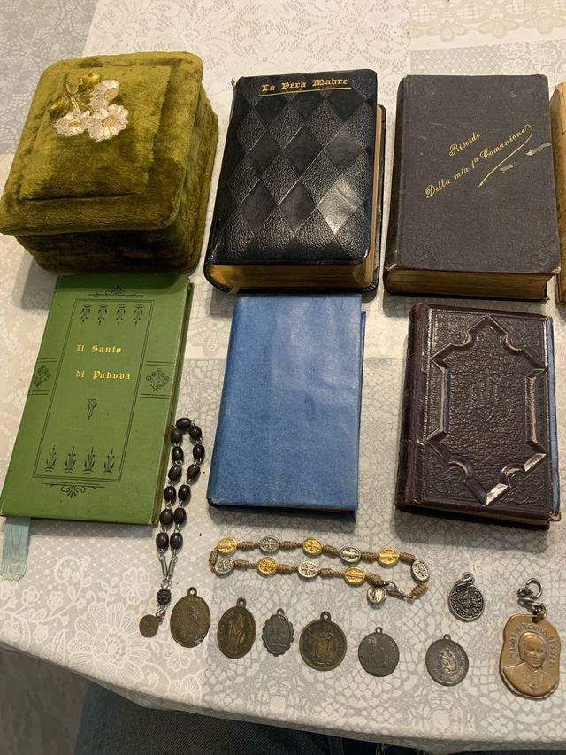 Libretti liturgici, medagliette & santini