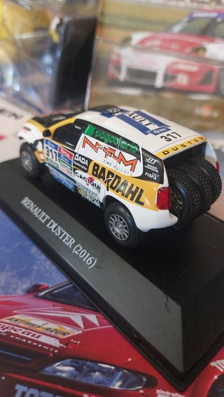 Renault Duster. Dakar 1:43.