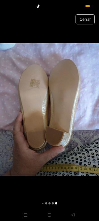 Zapatos niña tacón dorado N 34