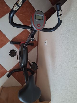 Bicicleta estática ejercicio