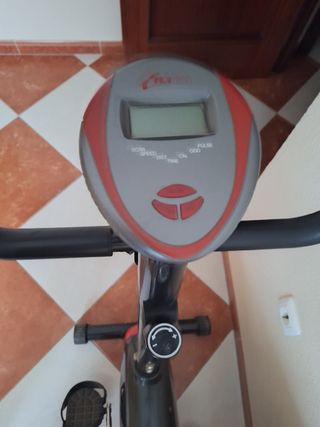 Bicicleta estática ejercicio