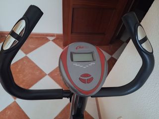 Bicicleta estática ejercicio