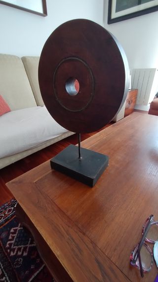 Escultura Decorativa de Madera