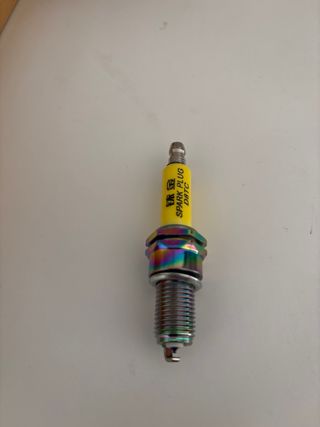 Bujía moto D8TC - Nueva