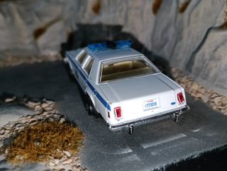 Coche policía Greenlight 1:67