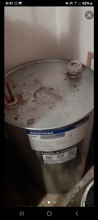 Depósito de caldera de Gasóleo+ tubos de salida