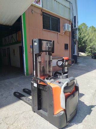 Apilador BT Toyota 3990mm 2000kg