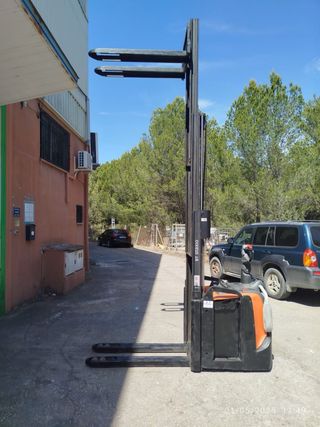 Apilador BT Toyota 3990mm 2000kg