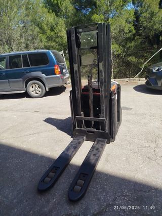 Apilador BT Toyota 3990mm 2000kg