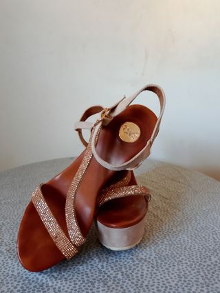 Sandali zeppa exe beige-marrone