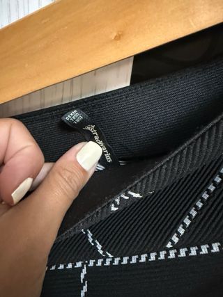 Falda ajustada negra y blanca