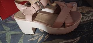 Zandalias con plataforma  Mustang