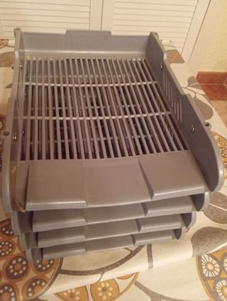 Dos archivadores sobremesa 4 bandejas regulables