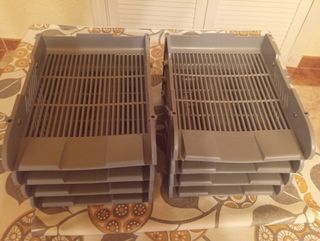 Dos archivadores sobremesa 4 bandejas regulables