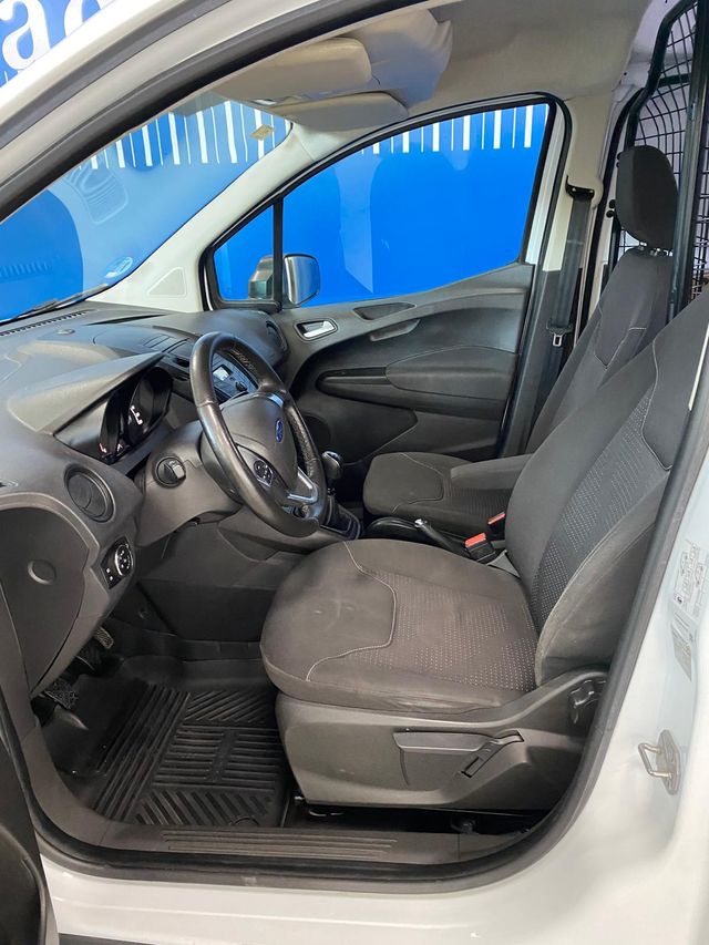Ford Transit Courier 2022