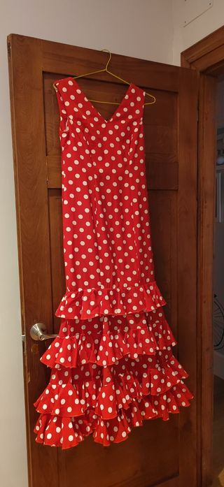 Traje gitana rojo lunares blanco