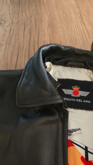 Chaqueta estilo aviador cuero marrón