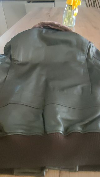 Chaqueta estilo aviador cuero marrón