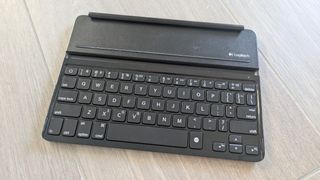 Logitech teclado para iPad Air ultrafino