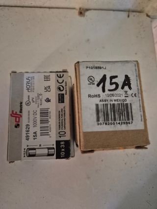 Conector y bridas para placas solares