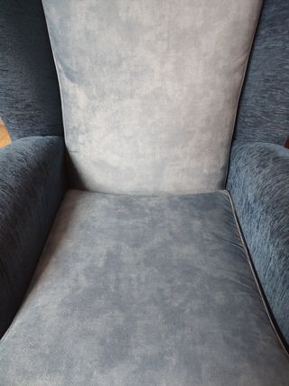 Sillón orejero azul