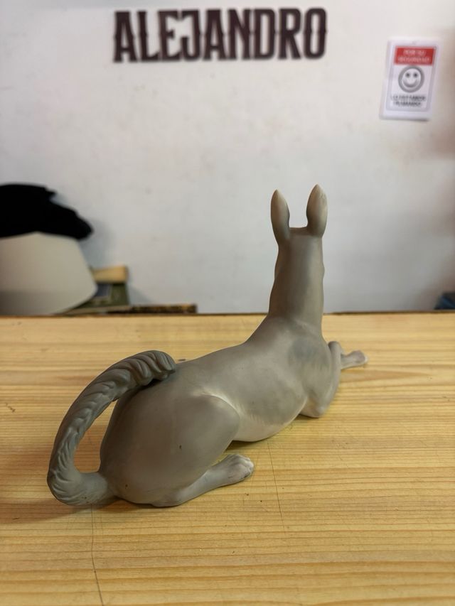Figura porcelana perro galgo