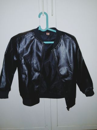 Chaqueta cuero negra niñ@ para disfraz