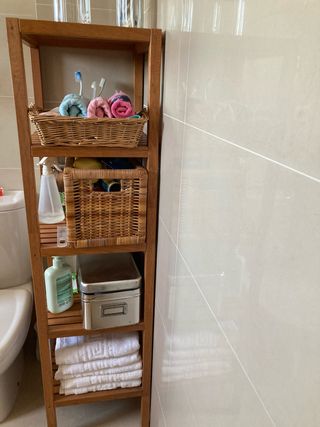 Estantería baño -madera maciza