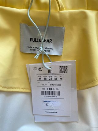 Chaqueta amarilla cortavientos