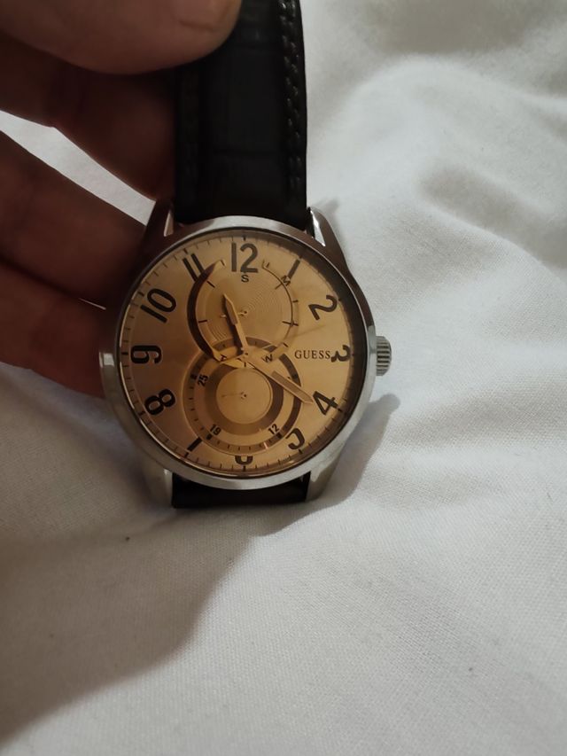 Reloj Guess marrón dorado