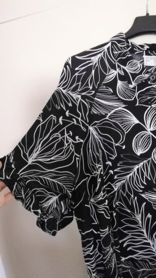 Camicione fiori bn - elegante
Modello curvy
