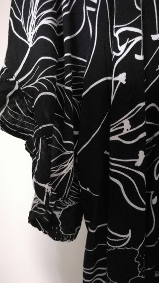 Camicione fiori bn - elegante
Modello curvy