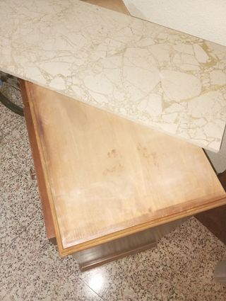 Cómoda antigua de madera y mármol