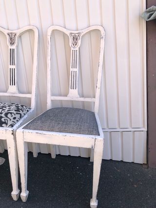 4 sillas blancas estilo vintage