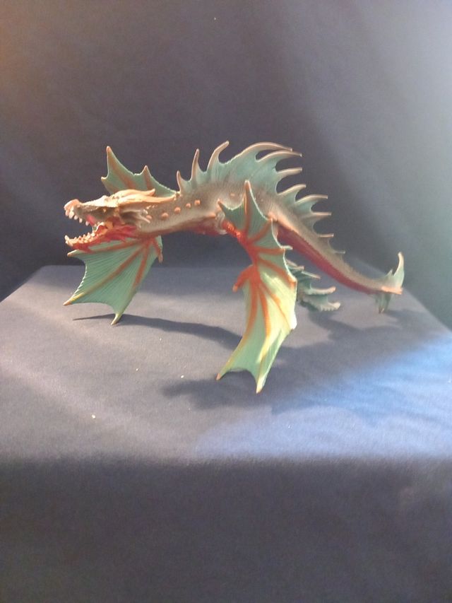 Dragón de aqua McFarlane
