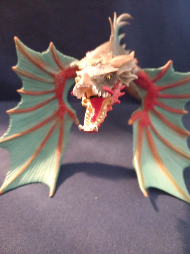 Dragón de aqua McFarlane