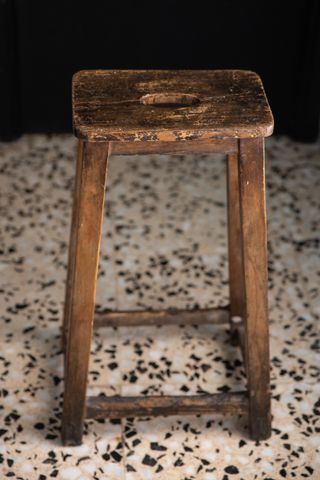 Taburete madera antiguo
