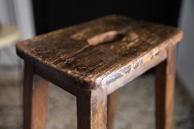 Taburete madera antiguo